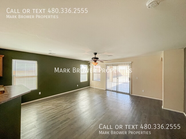 Building Photo - 1492 E Leaf Rd