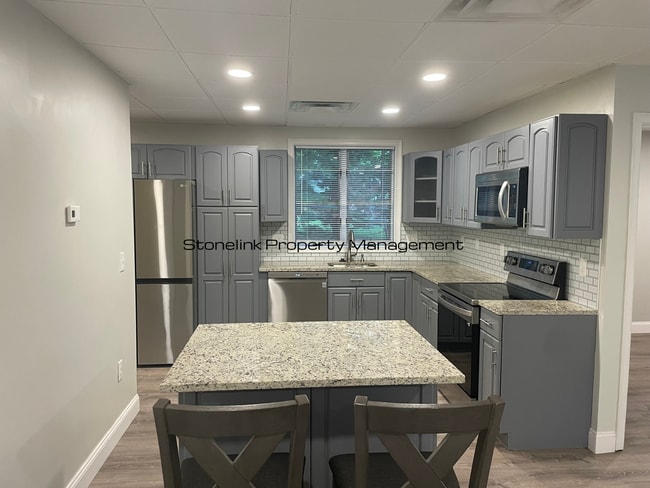 Building Photo - Fully Renovated Condo For Rent in Barrington!