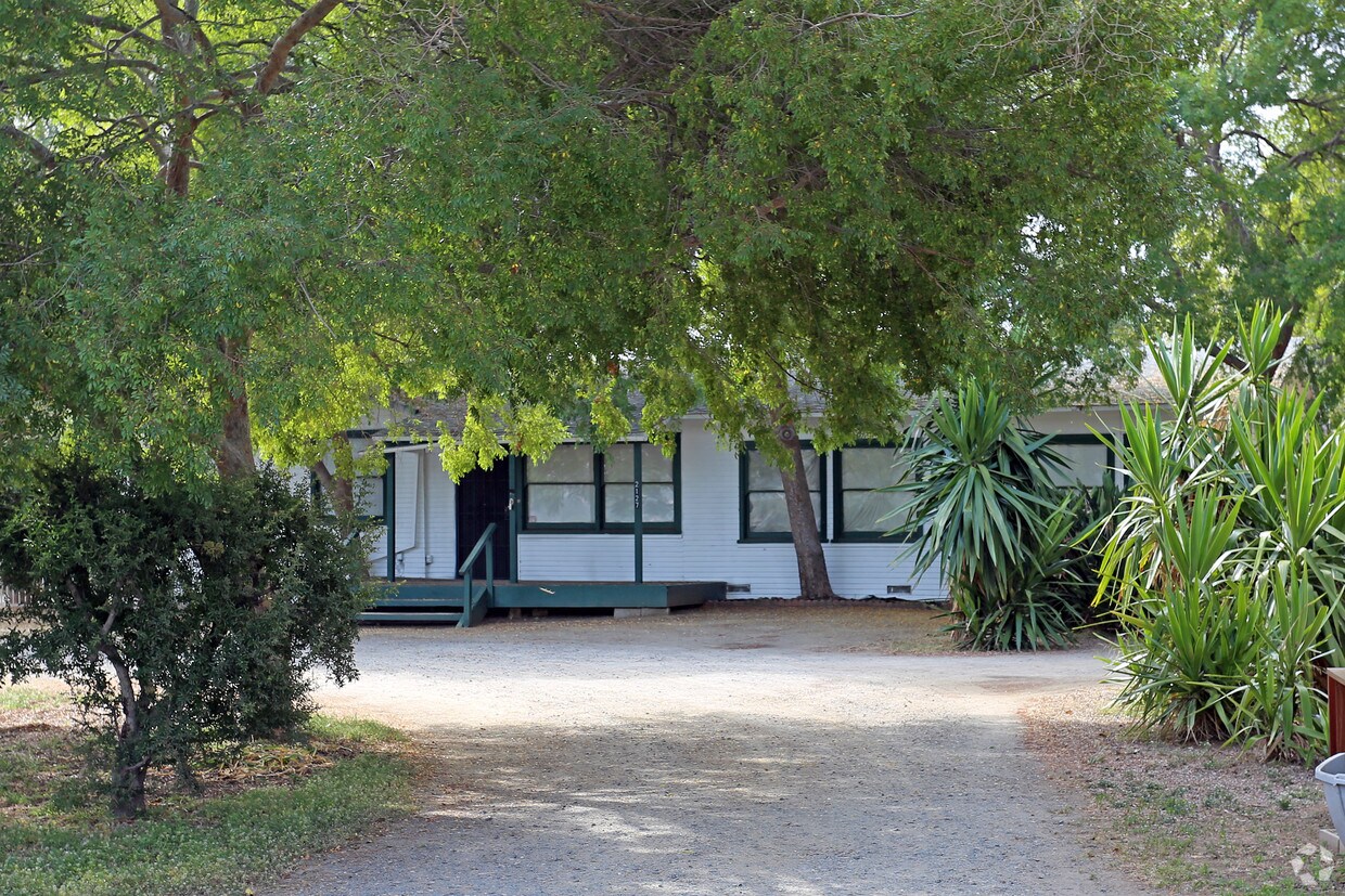 Foto del edificio - 2127 Grandview St