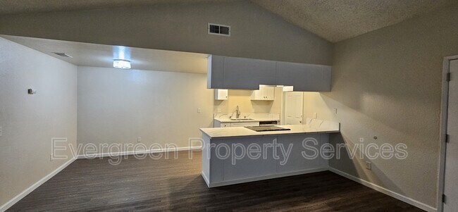 Foto del edificio - 10412 S White Rock Rd