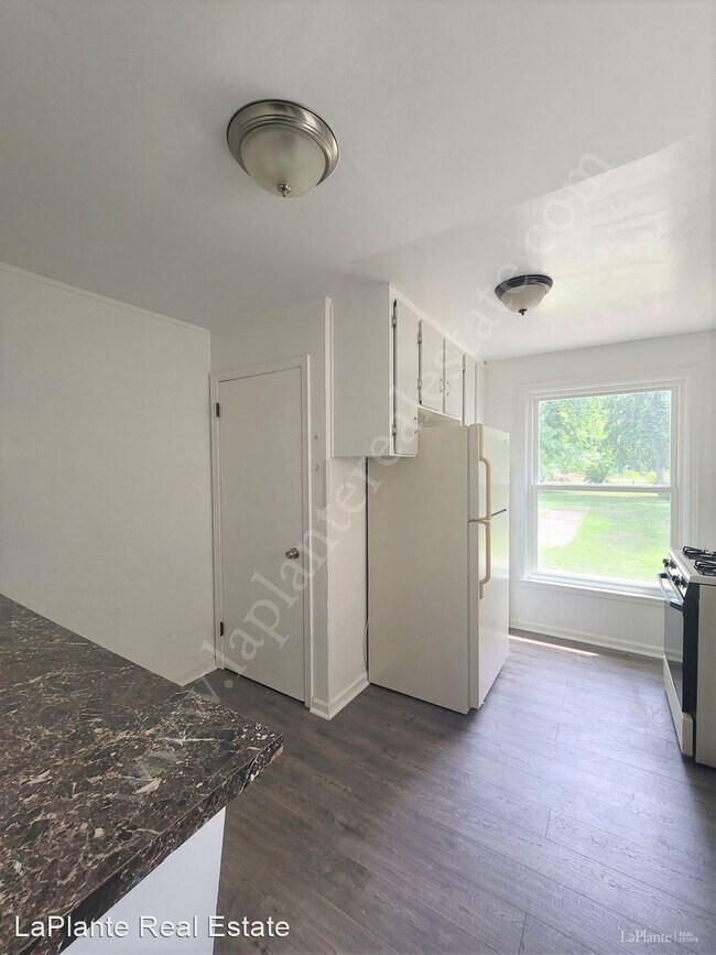 Building Photo - 3 br, 1 bath House - 1217 Eleanor Avenue