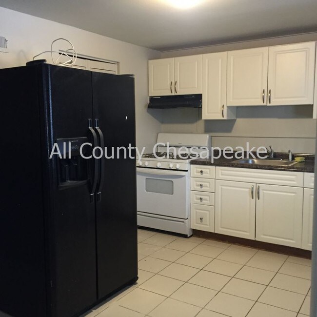 Building Photo - 2924 Freeway