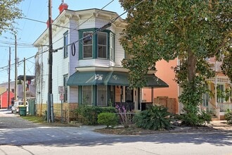 Building Photo - 1112 Barnard St