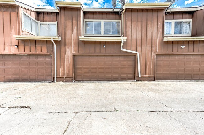 Building Photo - 12668 Newbrook Dr