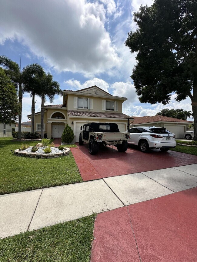 Building Photo - 5877 Las Colinas Cir