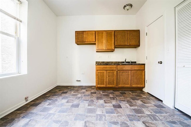 Foto del edificio - 3560-64 W Cermak Rd
