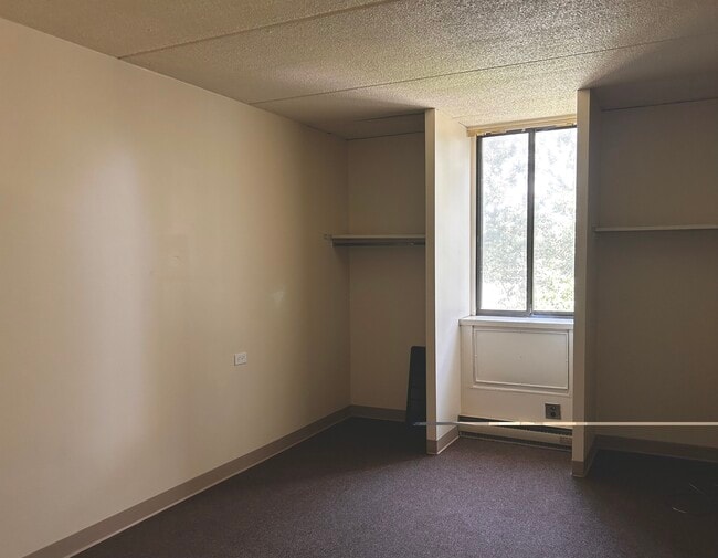 Building Photo - Peppertree Heights