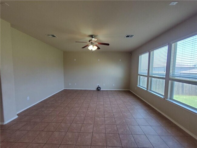 Building Photo - 358 Buckingham Dr