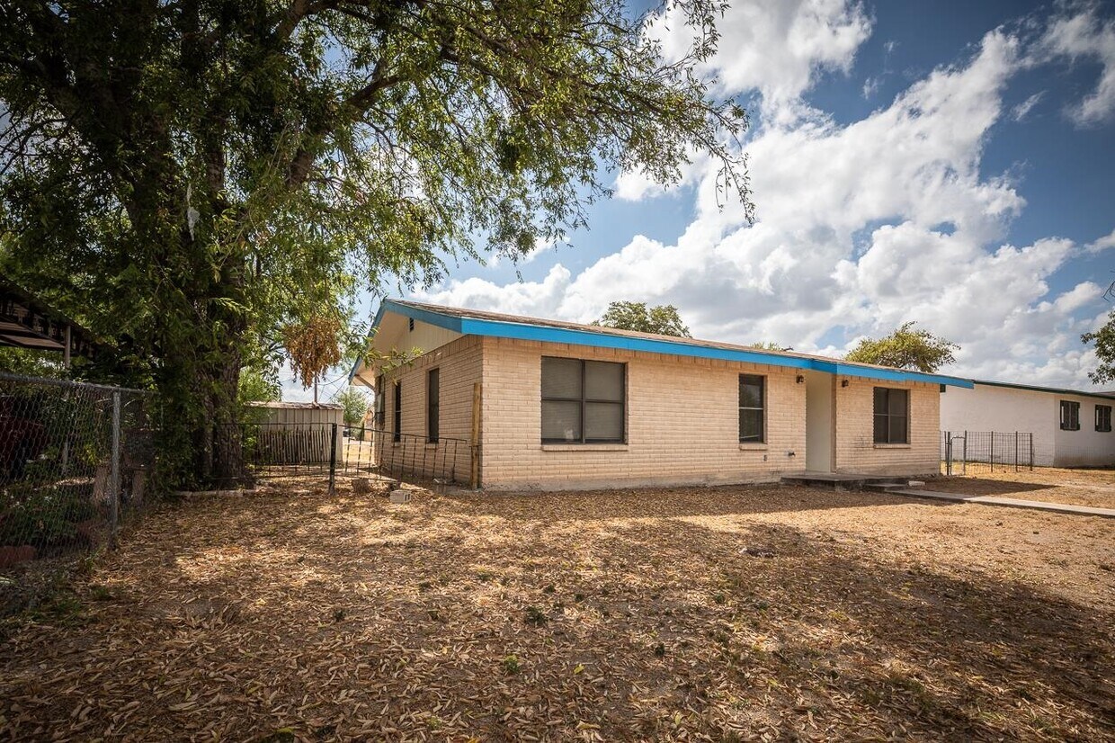 Primary Photo - 712 Sage Dr