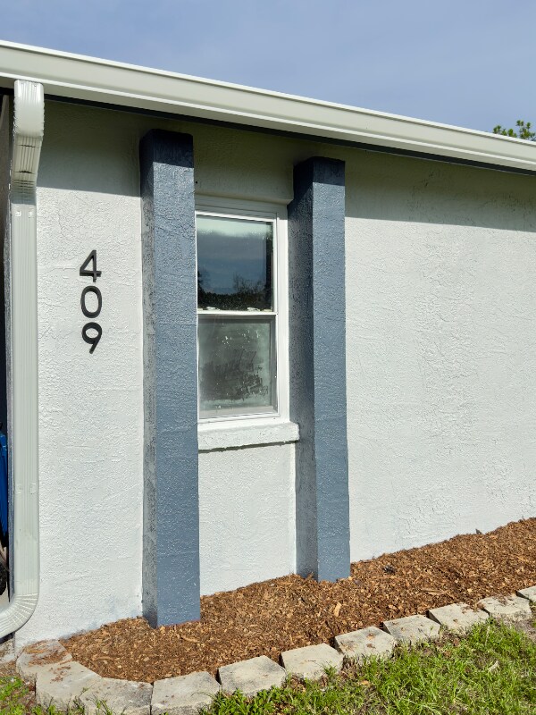 Foto del edificio - 409 Evergreen Dr