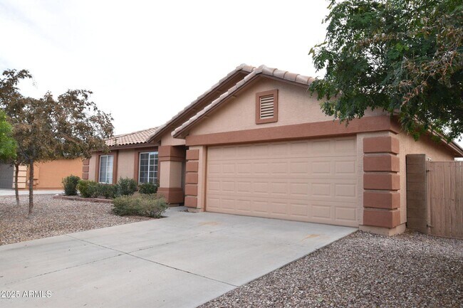 Building Photo - 2213 S Tucana Ln
