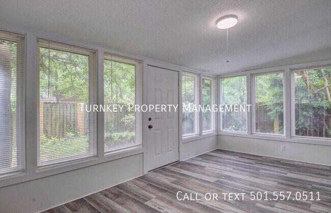 Foto del edificio - 1605 Pickering Dr