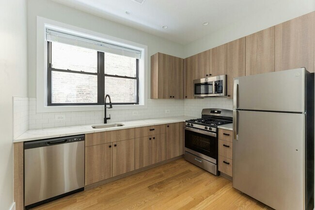 Building Photo - 3525 N Wilton Ave