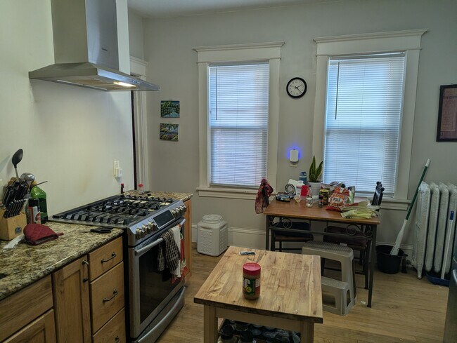 Kitchen - 3128 10th Ave S