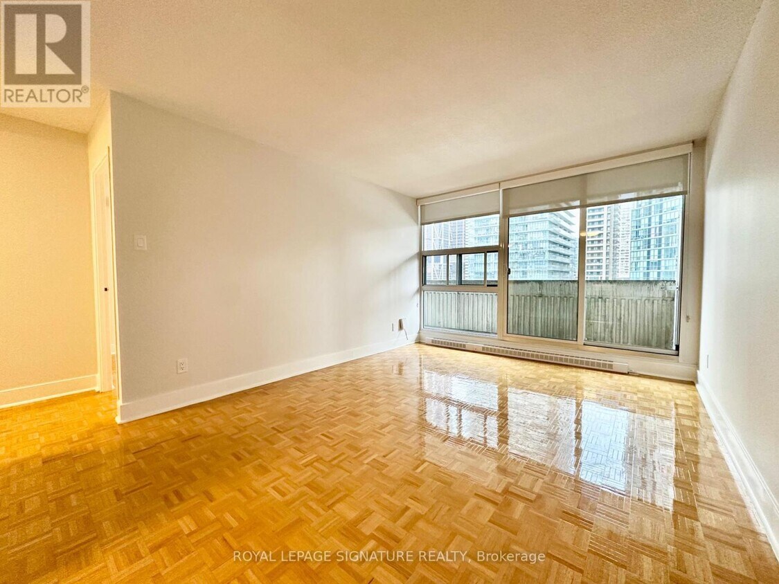 Primary Photo - 33 Isabella St