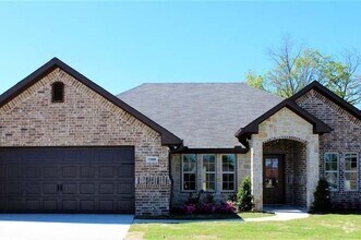 Building Photo - 11006 Westhaven Cir