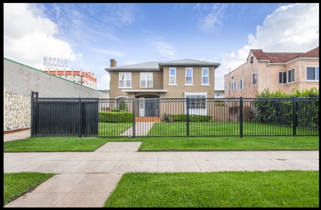 Front of Property - 1312 S Victoria Ave