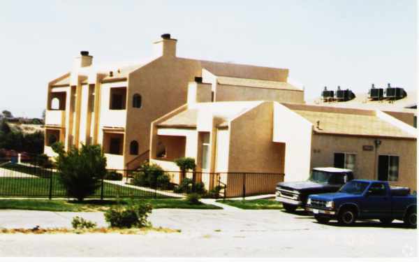 Foto del edificio - Villa Larosa Apartments