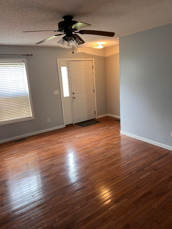 Building Photo - 44 Tulip Grove Cir