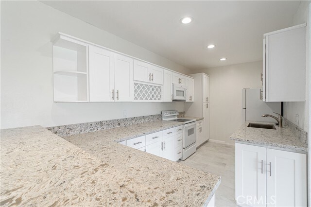Building Photo - 314 Miraleste Dr