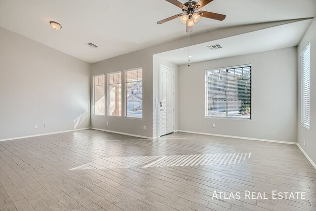 Foto del edificio - 9414 W Heber Rd