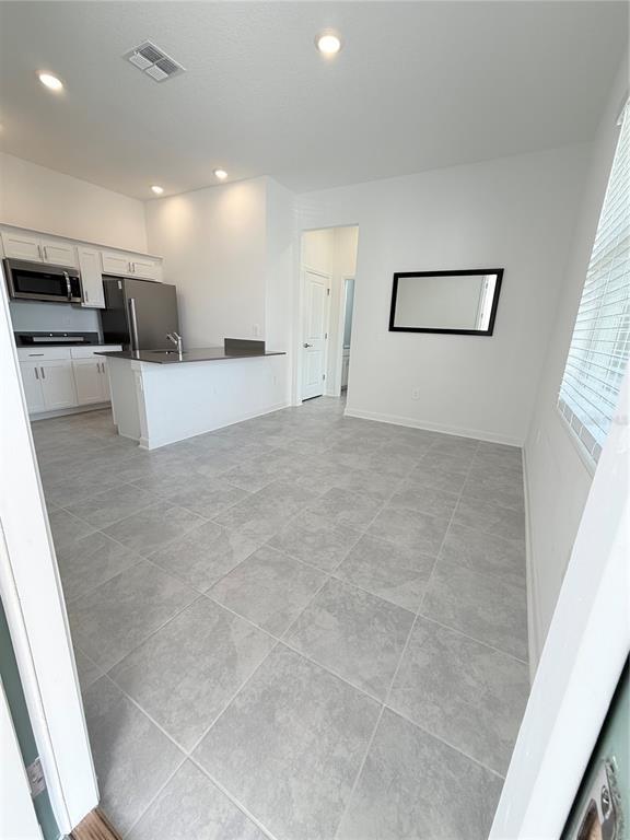 Building Photo - 5011 Barnet Dr