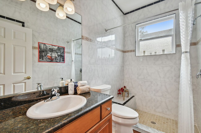 Building Photo - 2460 Rajel Ave