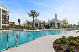 Building Photo - Lunara