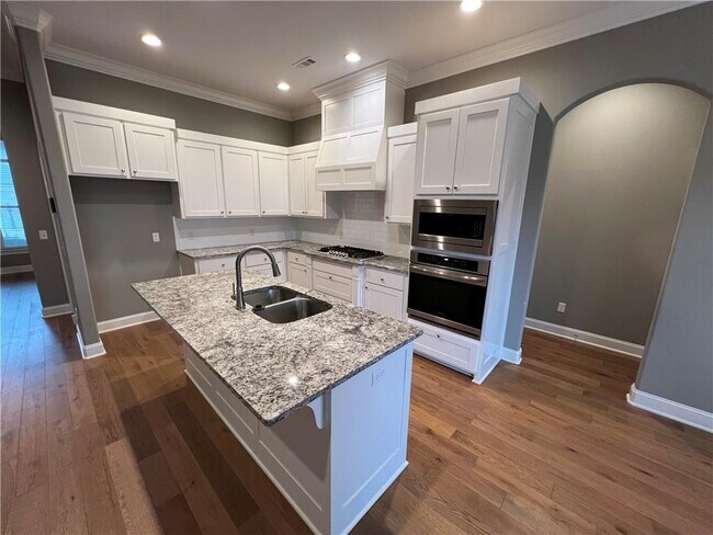 Building Photo - 5769 W Cane Hill Dr