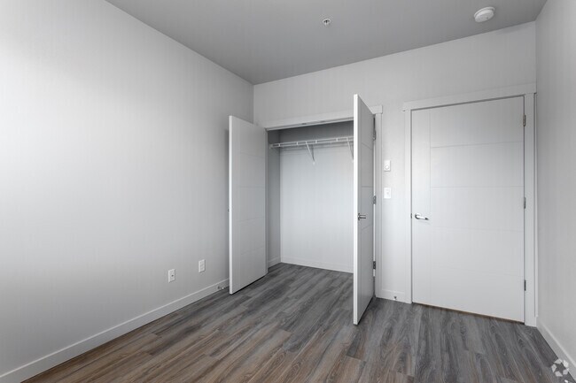 2BR, 2BA - 1,045 SF - 5 Points Apartments