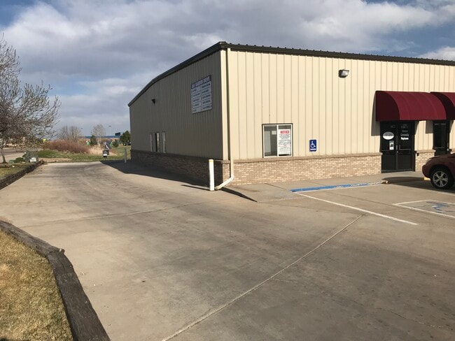 Building Photo - 561 E Garden Dr