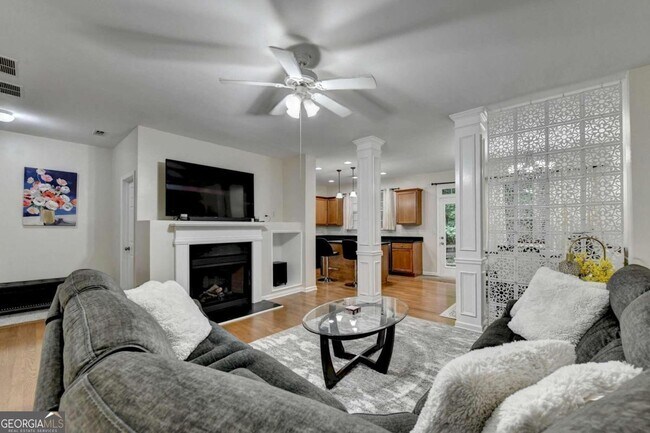 Foto del edificio - 2602 Pierce Brennen Ct NE