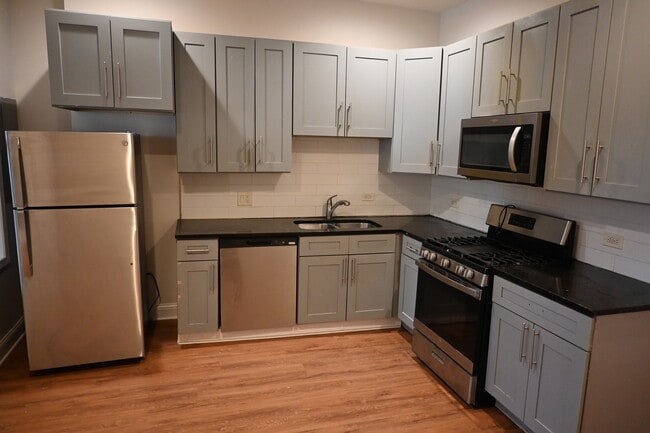 Foto del edificio - 4016 W 26th St