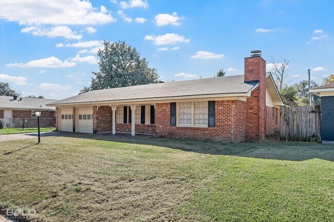 Foto del edificio - 2710 Higgins Dr