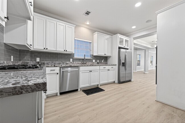 Foto del edificio - 1128 E 24th St