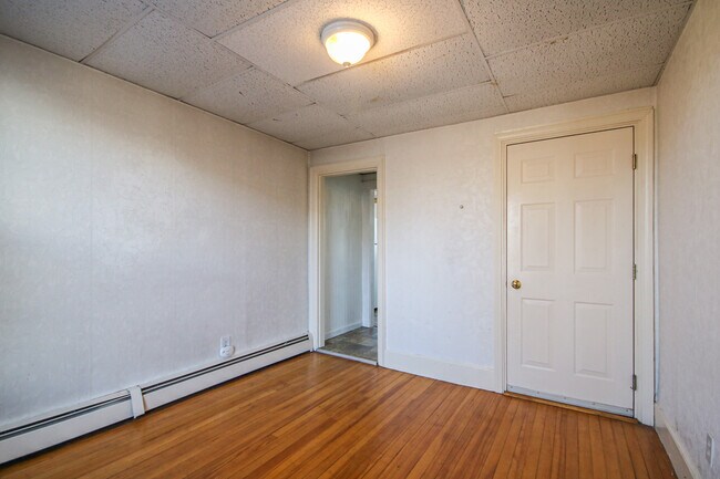 Building Photo - 29 Saint Lawrence St