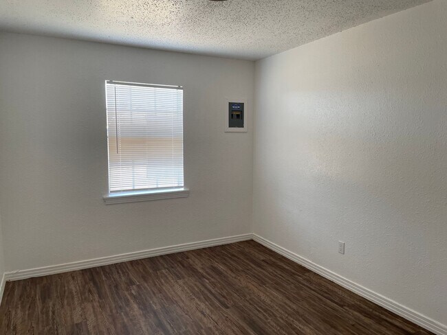 Building Photo - 421735
