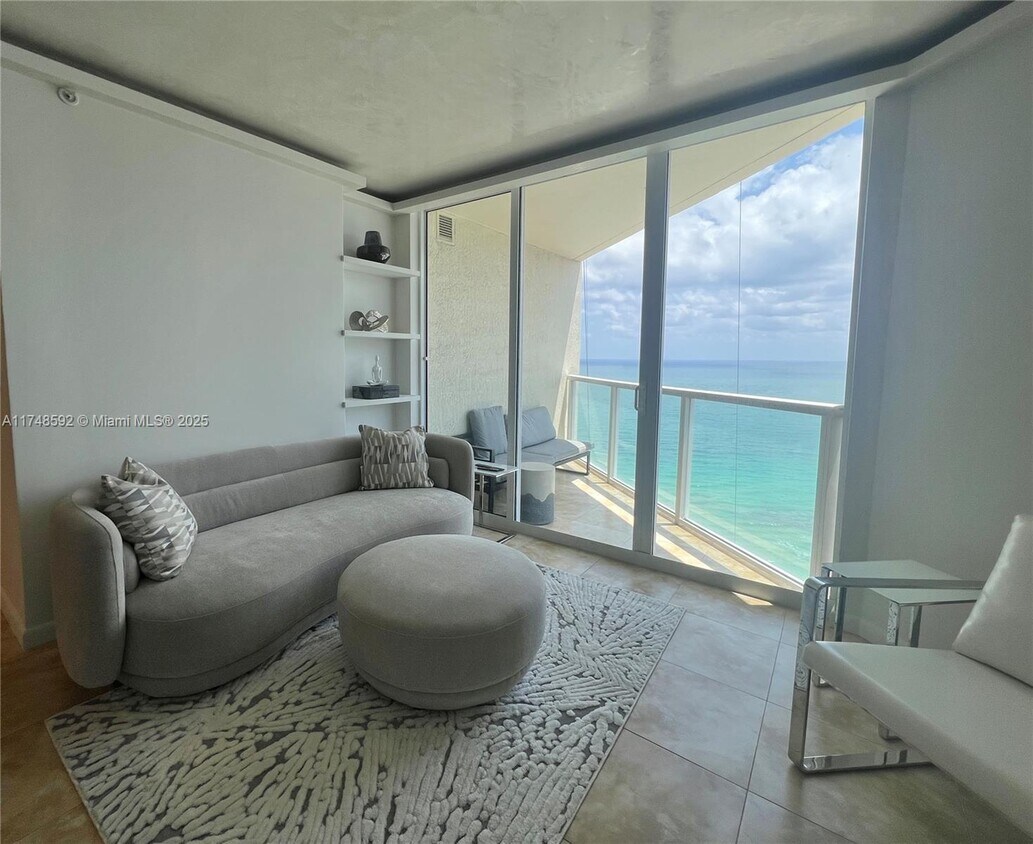 Primary Photo - 16699 Collins Ave