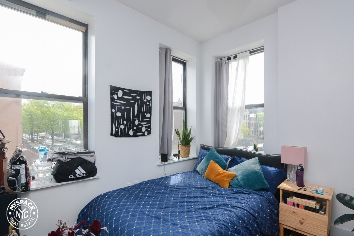 Foto principal - 54 Lewis Ave