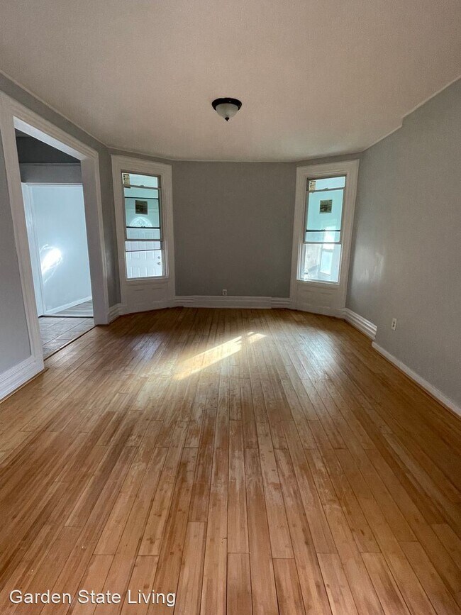 Foto del edificio - 4 br, 2 bath House - 151 Delavan Avenue