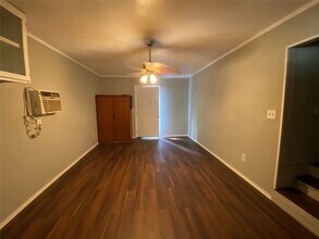 Building Photo - 109 Birchwood Dr