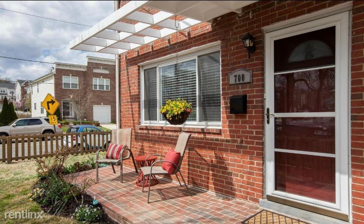 Primary Photo - 3 br, 2 bath Townhome - 700 Decatur PL NE