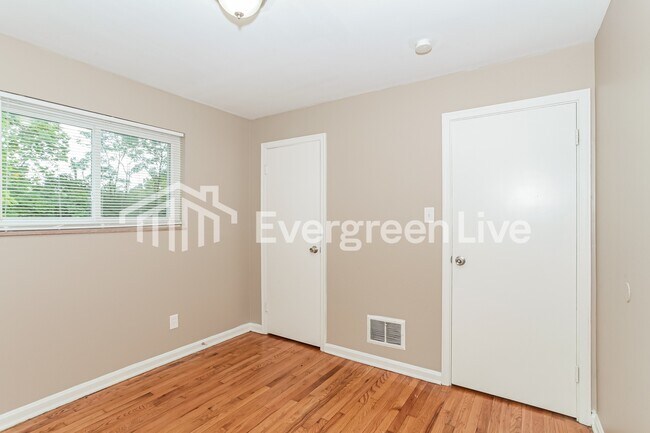 Foto del edificio - 154 Riddle Rd