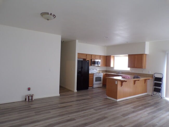 Building Photo - 2207 Jakob Ave