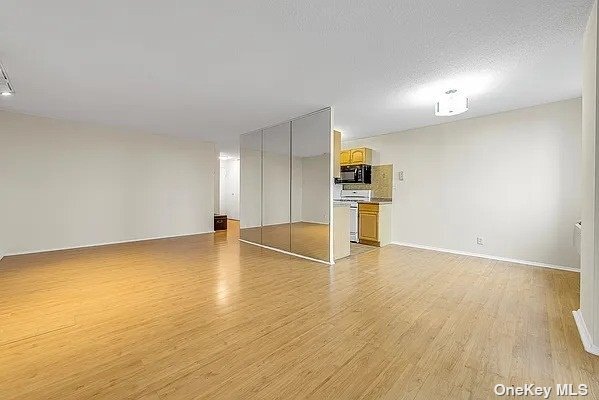 Foto del edificio - 118-18 Union Tpke