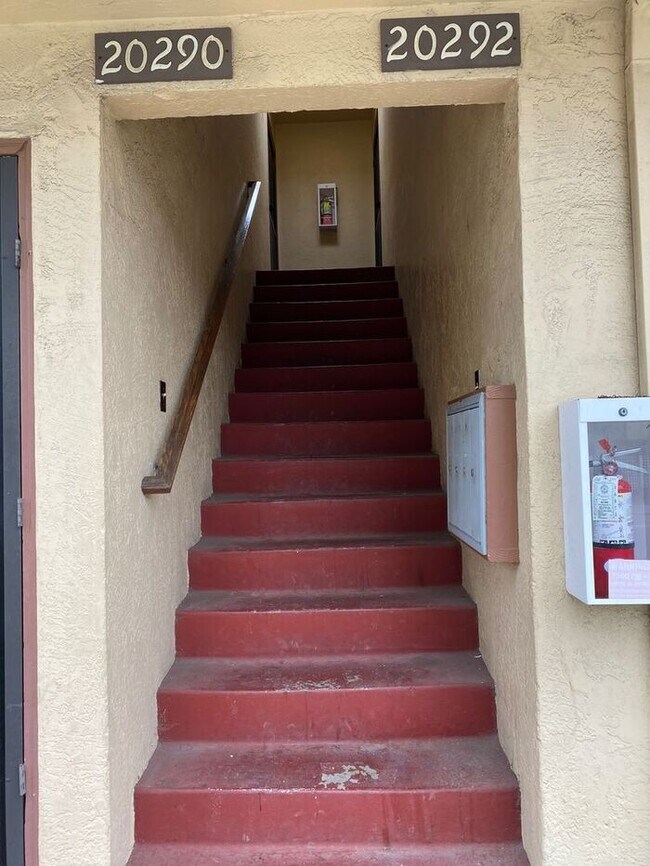 Foto del edificio - 20290 Wisteria St