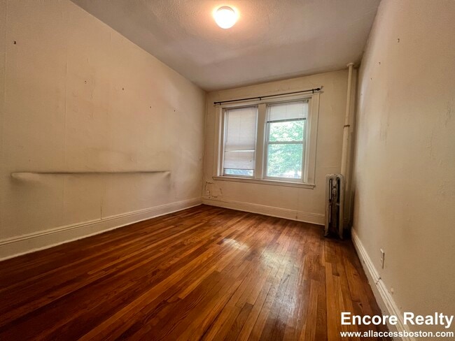 Building Photo - 15 Egremont Rd