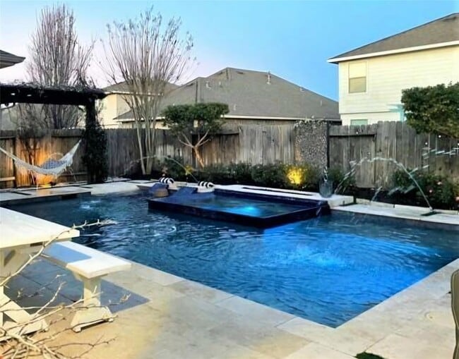 Foto del edificio - 6119 Grassy Haven Ln
