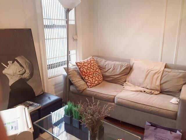 Foto del edificio - 310 E 6th St