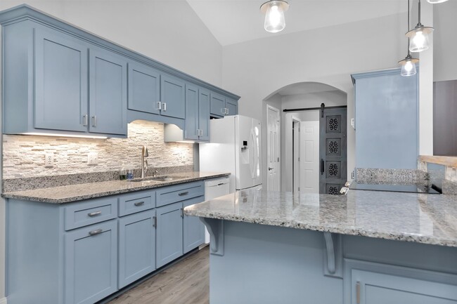 Building Photo - 2642 Barefoot Creek Cir